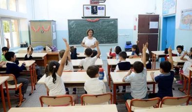 9. sınıf okullar ne zaman açılacak 2023? 9. sınıf yeni dönem ayın kaçında, hangi tarihte başlayacak?
